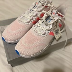 ADIDAS NARIO MOVE SHOE - WOMENS RUNNING